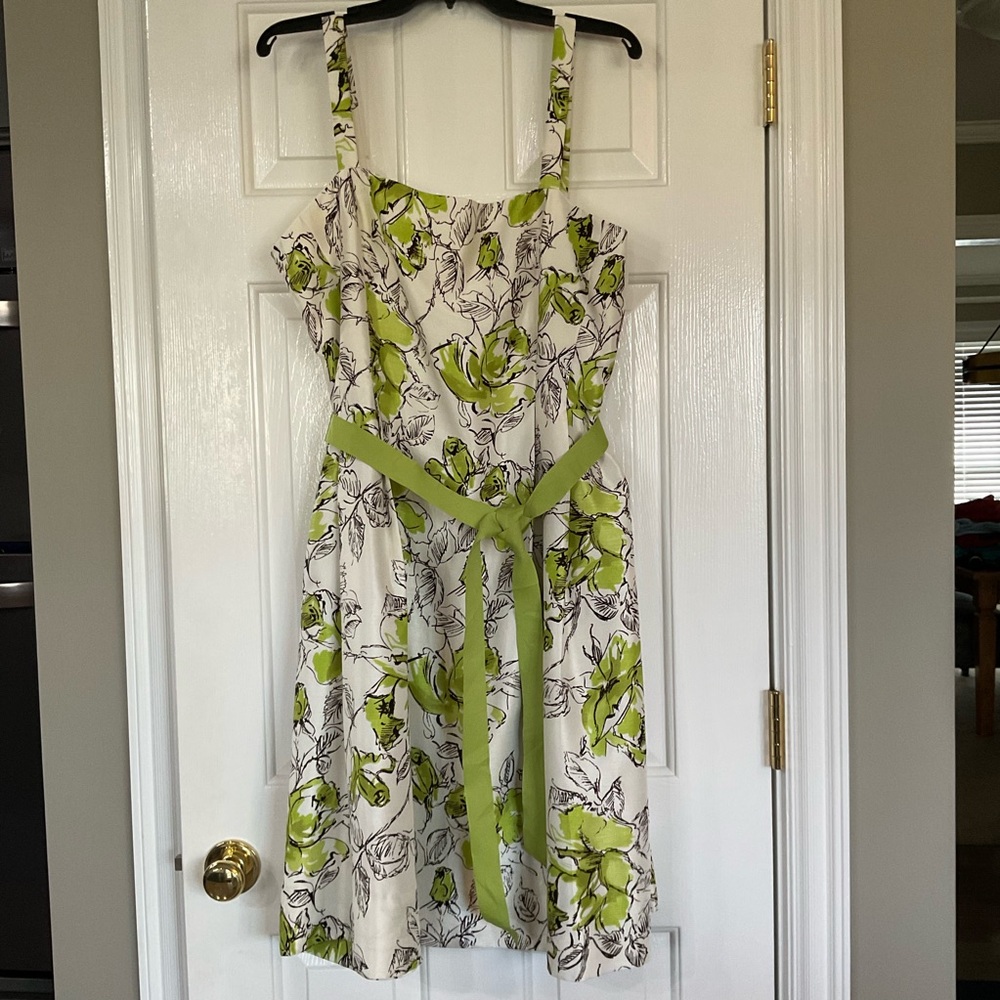 Jessica Howard Green and Off-White Floral Midi Dress with matching shrug